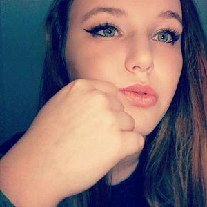 Meet your Posher, Mackenzie